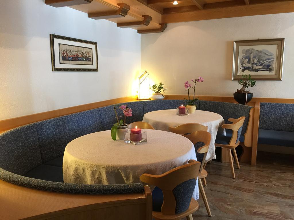 Albergo Alisander 코르바라 인 바디아 외부 사진