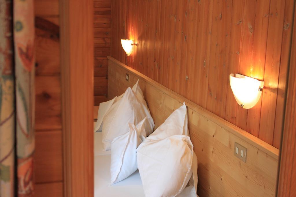 Albergo Alisander 코르바라 인 바디아 외부 사진